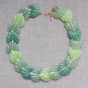 Vintage 1950s-1960s Green Leaf  Lucite 18" Necklace. Pinup Retro Poison Ivy